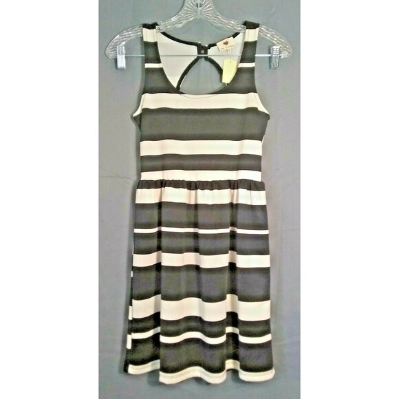 One Clothing Sheath Dress Black White Striped Sleeveless Open Back Womens Small - Picture 2 of 7